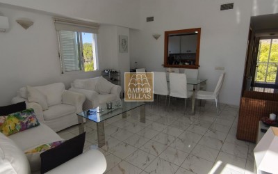 A penthouse with a spacious terrace and lovely views of the sea, the mountains and Altea.